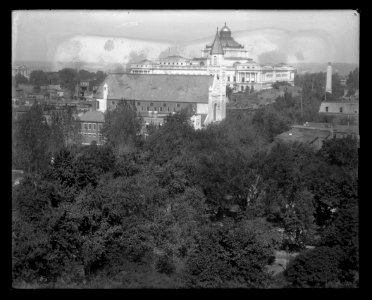 View of 2nd Street, between North Carolina Avenue & Independence Avenue, looking North to N.W. from Providence Hospital showing a view of St. Peter's Catholice Church and the Library of LCCN2016647058