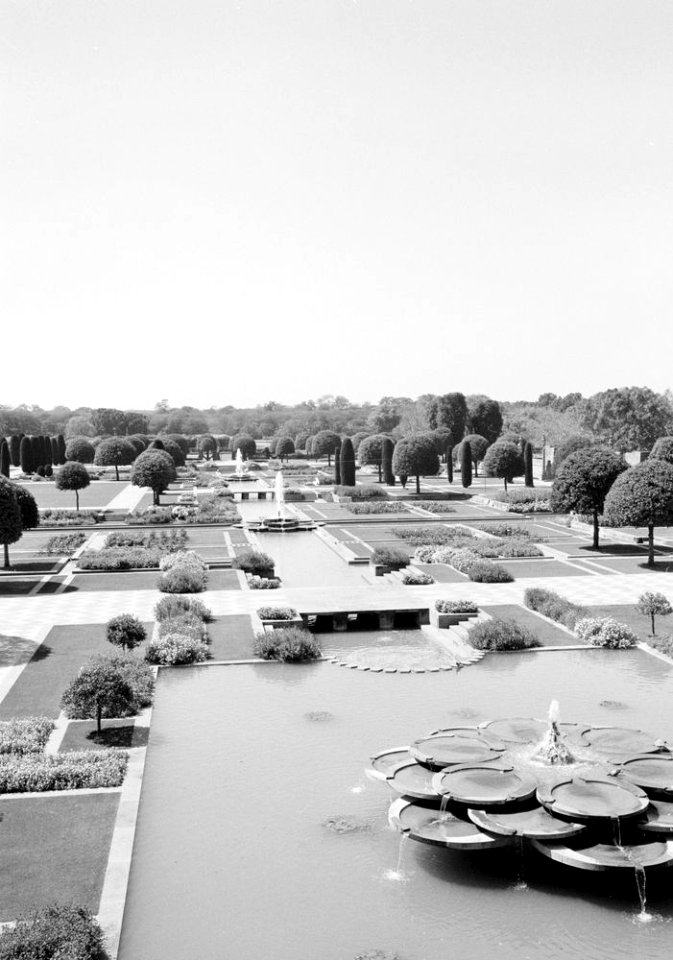 View of Garden at Rashtrapati Bhavan, Official Residence of President of India Dr. Rajendra Prasad (1)