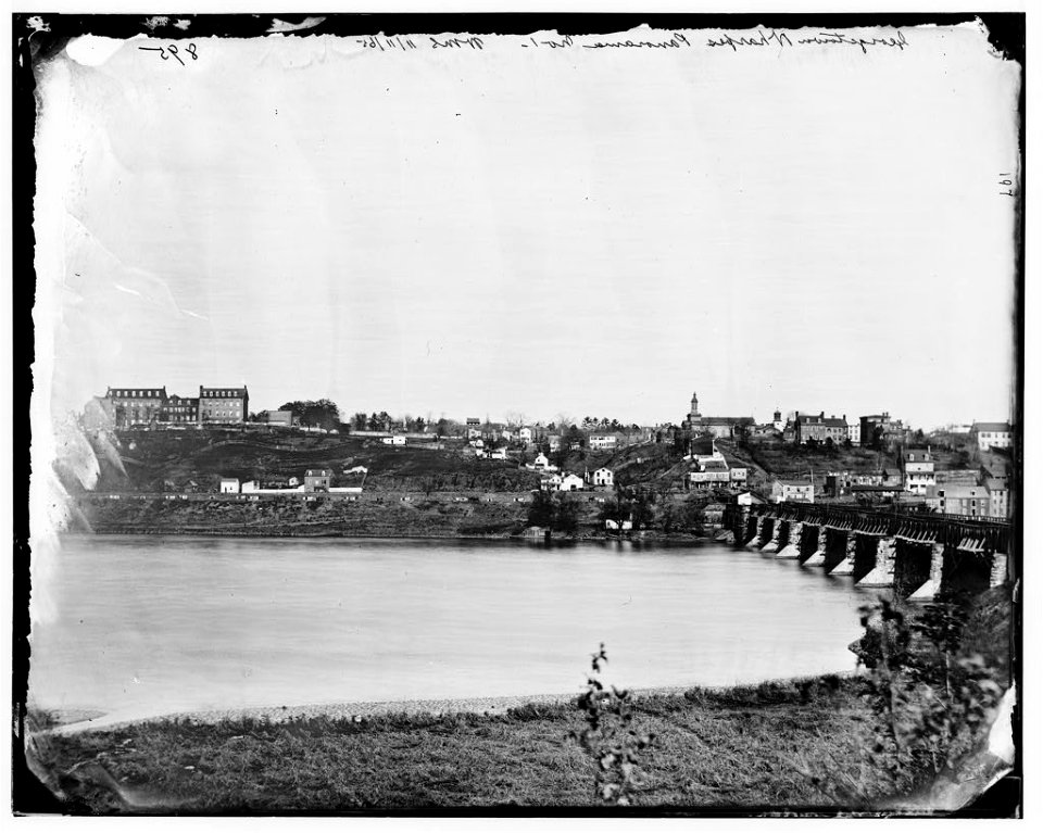 View of Georgetown and Aqueduct Bridge 04298v