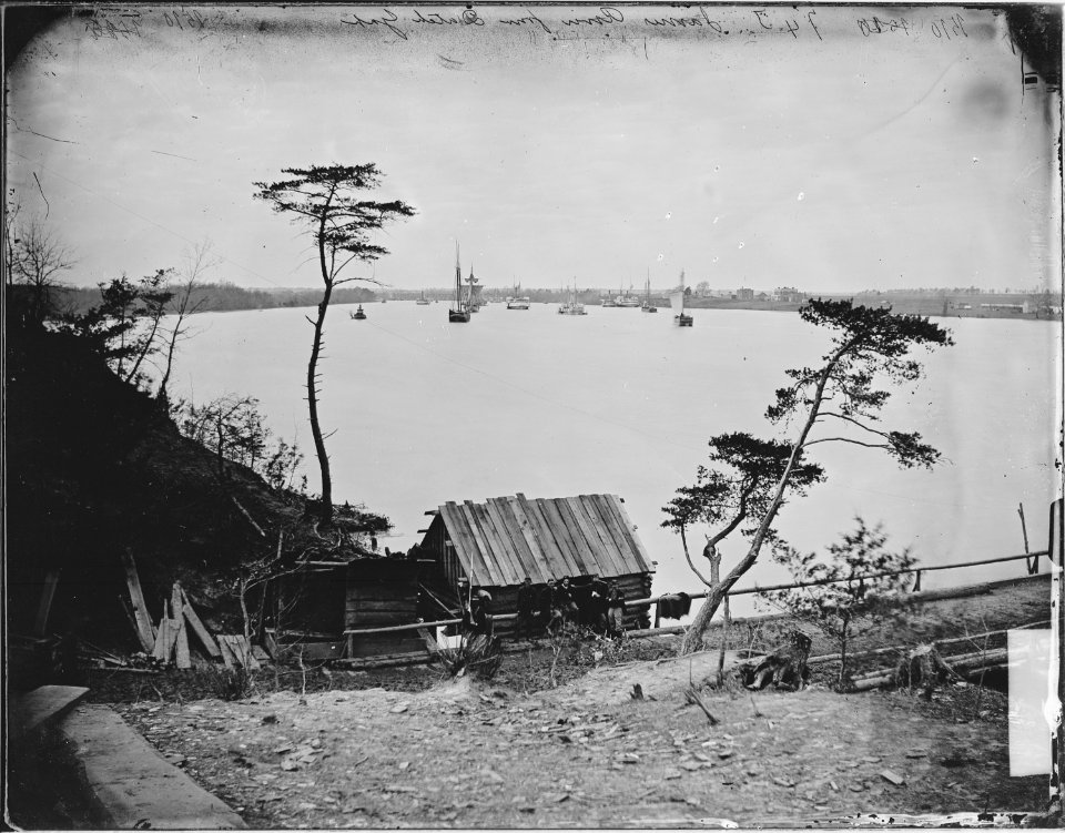 View of James River, from Dutch Gap - NARA - 529155