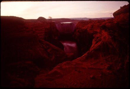 View of Glen Canyon Dam From Overlook (4266493360)