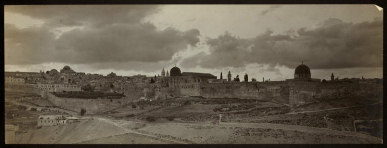 View of Jerusalem from southeast, showing city walls, the Dome of the Rock, and al-Aqsa mosque LCCN2008676369