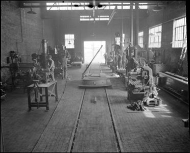 View of machine shop. The Pocahontas Corporation, Mines 33-34, Bishop, Tazewell County, Virginia. - NARA - 541074