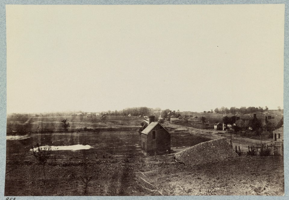 View of Marye's Heights and part of battlefield of Fredericksburg, Va. on December 13, 1862 LCCN2012647803