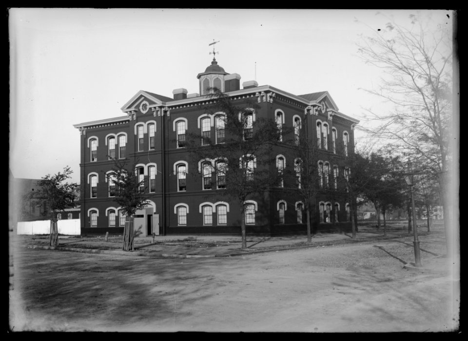 View of Randall Elementary School, S.W. LCCN2016647103