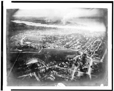 View of Staten Island, New York City, from balloon LCCN93505119 photo