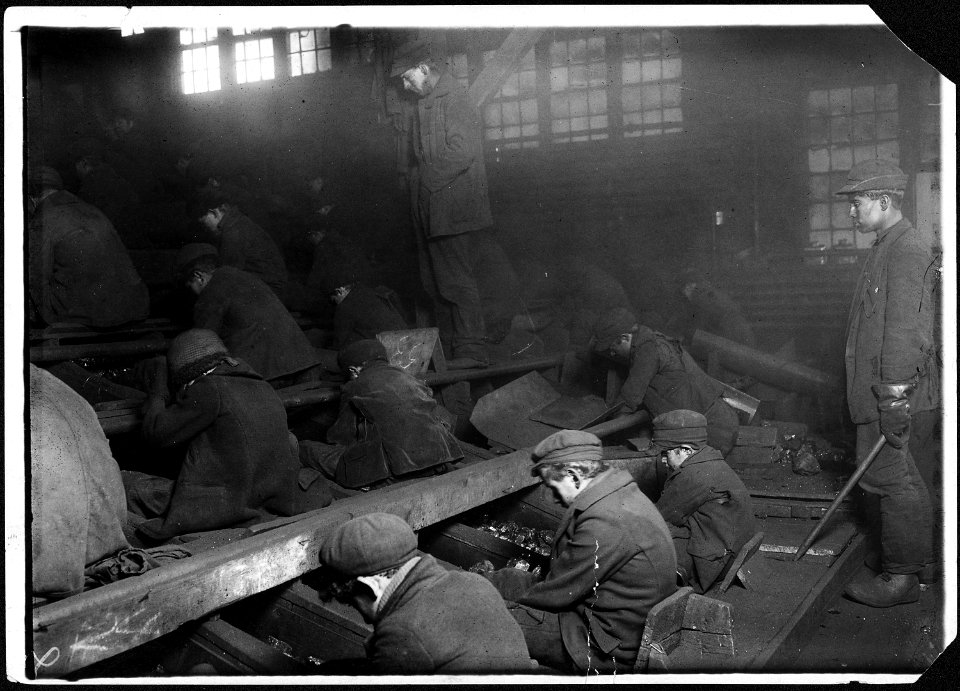 View of the Ewen Breaker of the Pa. Coal Co. The dust was so dense at times as to obscure the view. This dust... - NARA - 523378