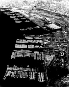 View of the reserve fleet laid up at Naval Station San Diego, in the 1960s (NH 85108)