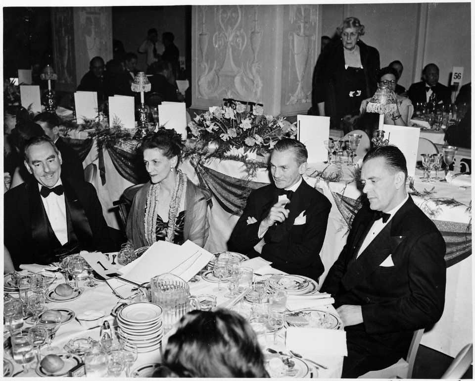 View of table at the dinner honoring President Truman and Vice President Alben Barkley at the Mayflower Hotel in... - NARA - 200010