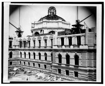 View of the superstructure taking form above the rotunda, Library of Congress LCCN2003670869 photo