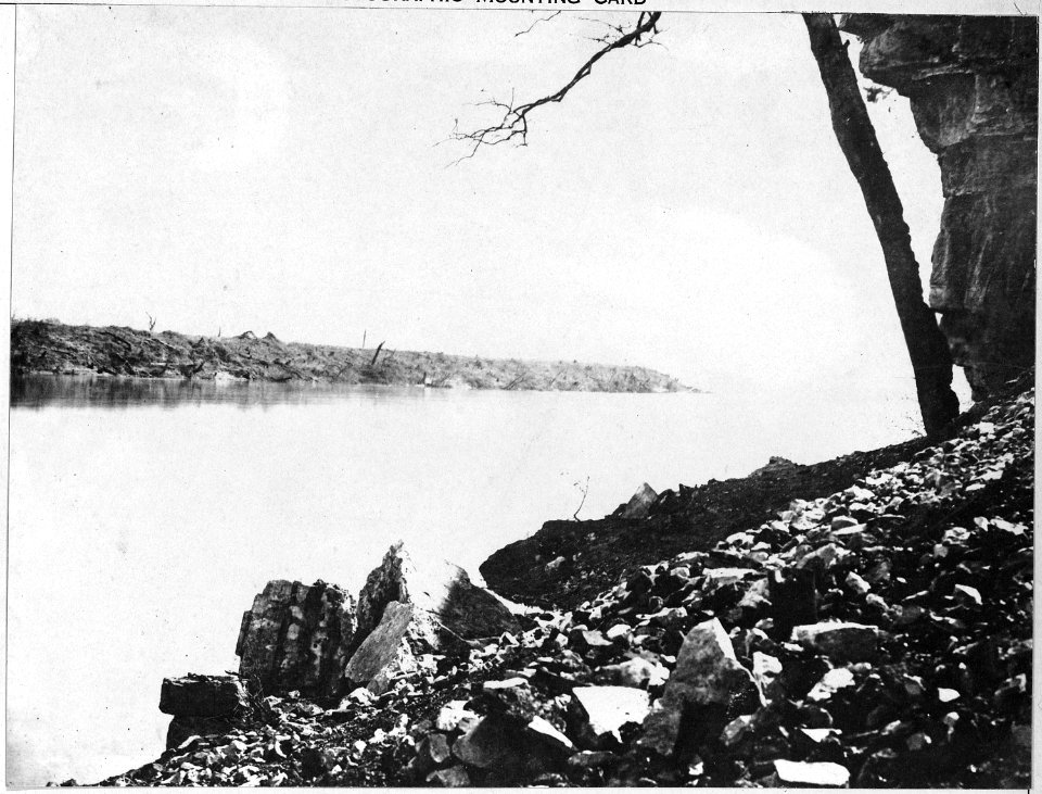 View of the Tennessee River, near Chattanooga, Tennessee - NARA - 530437