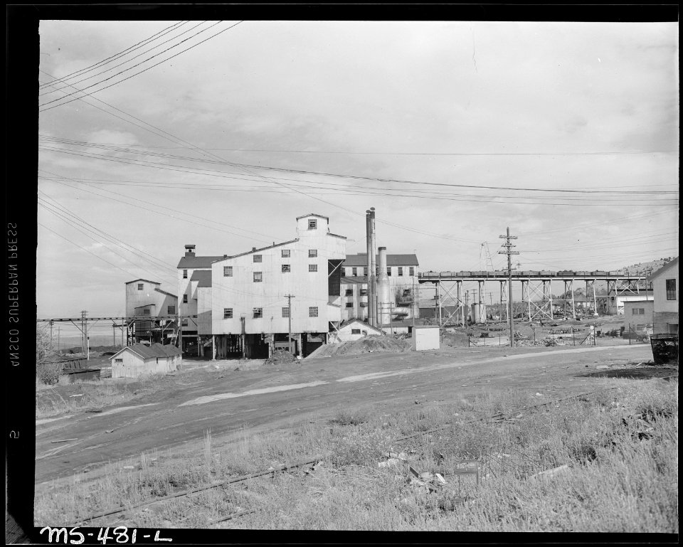 View of the tipple. United States Fuel Company, King Mine, Hiawatha, Carbon County, Utah. - NARA - 540440