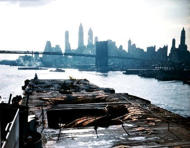 View of the wrecked flight deck aft of USS Franklin (CV-13) off Manhattan on 28 April 1945 photo