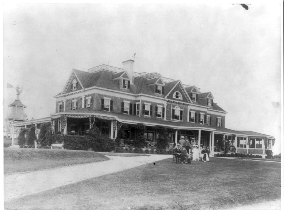 View of yacht club, Oyster Bay, L.I., N.Y. 1905 LCCN2007682446