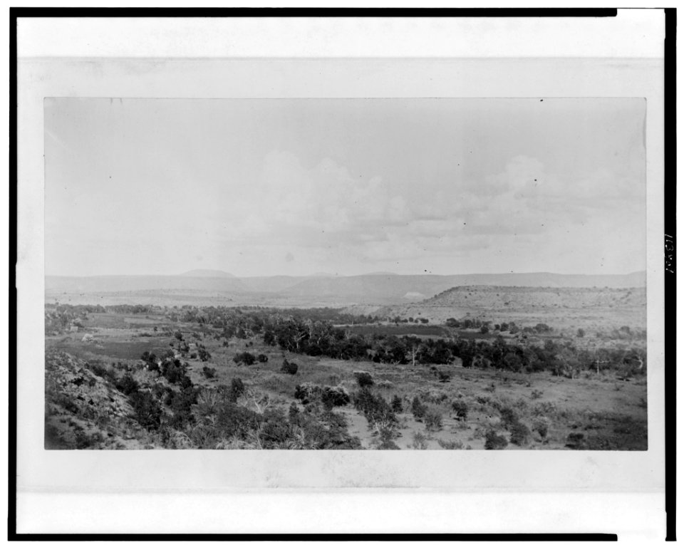 View on Beaver Creek, Arizona, 10 miles north of Fort Verde, looking northeast LCCN95506034