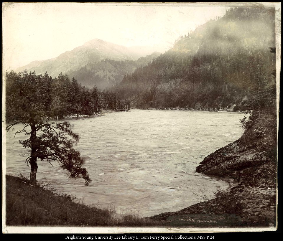 View on the Columbia River, Nr. Cascade Locks, O.R. & N. Ry.
