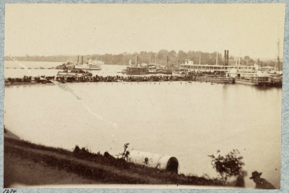 Views at Belle Plain Landing, Va., May, 1864 LCCN2012649501