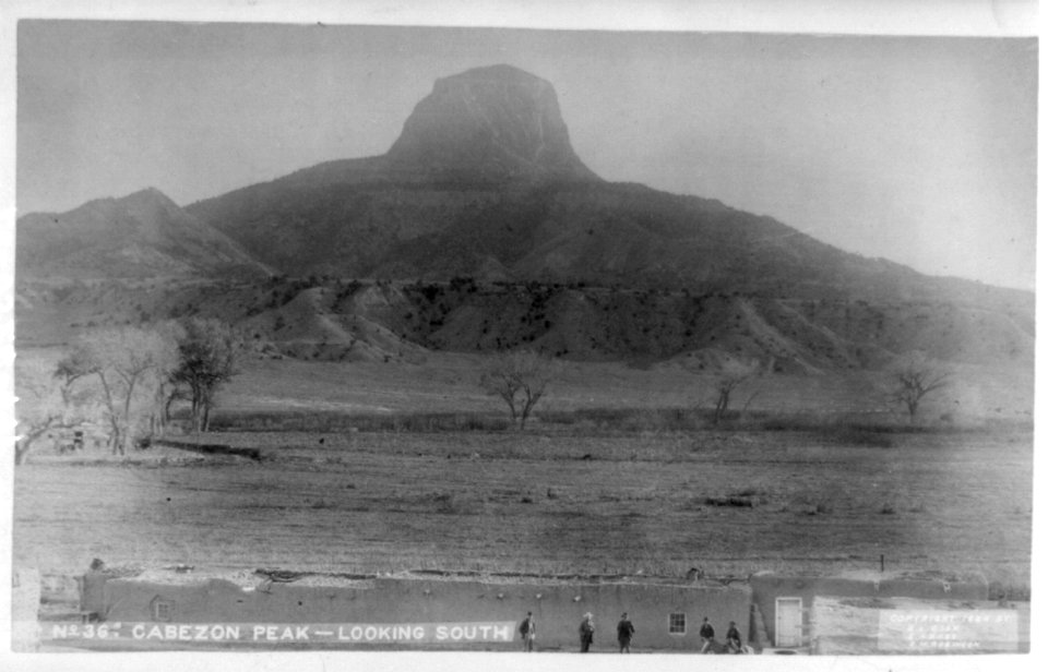 Views in New Mexico- Cabezon Peak - looking south LCCN2002723415