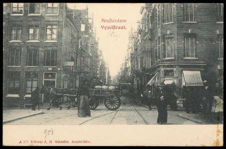 Vijzelstraat gezien vanaf Prinsengracht richting Muntplein. Uitgave J.H. Schaefer, Amsterdam, Afb PBKD00265000010