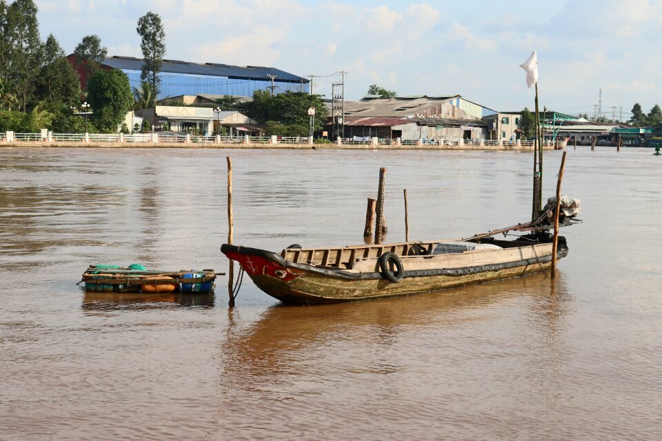 Ship wave anchoring