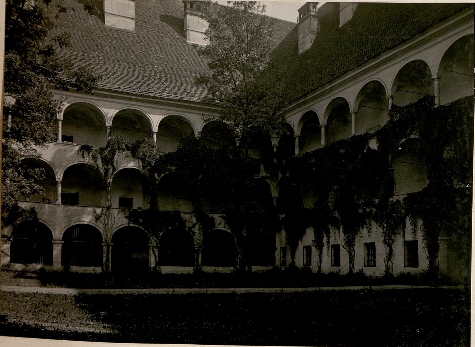 Viktring, Kloster und zweiter Hof. (BildID 15510124)