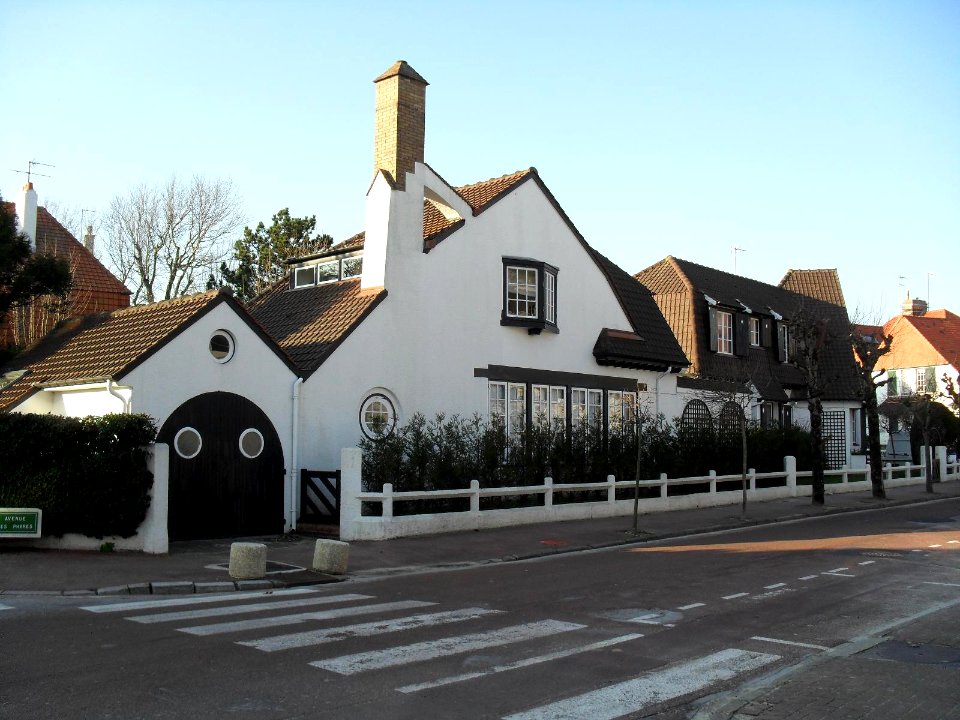Villa Bic en Coin (Angle Av des 3 Martyrs et Av des Phares) - Le Touquet-Paris-Plage