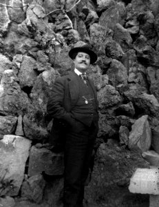 Villa Maria, Alberto de Barcelos Noronha no jardim, Terceira, Arquivo de Villa Maria, Angra do Heroísmo, Açores
