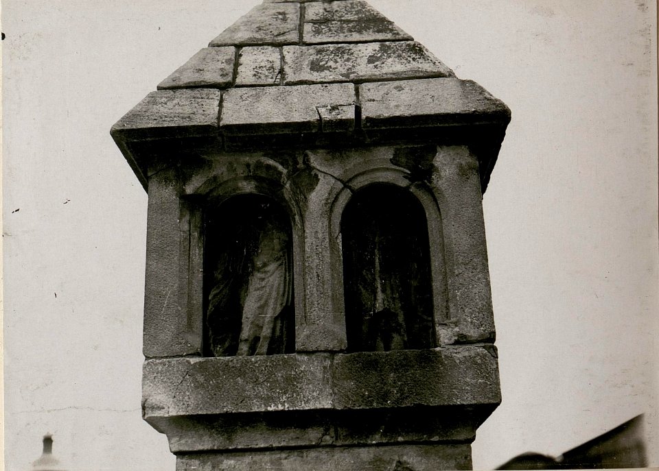 Villach, Gothisches Wegkreuz an der Strasse nach Seebach. Detail. (BildID 15510180)