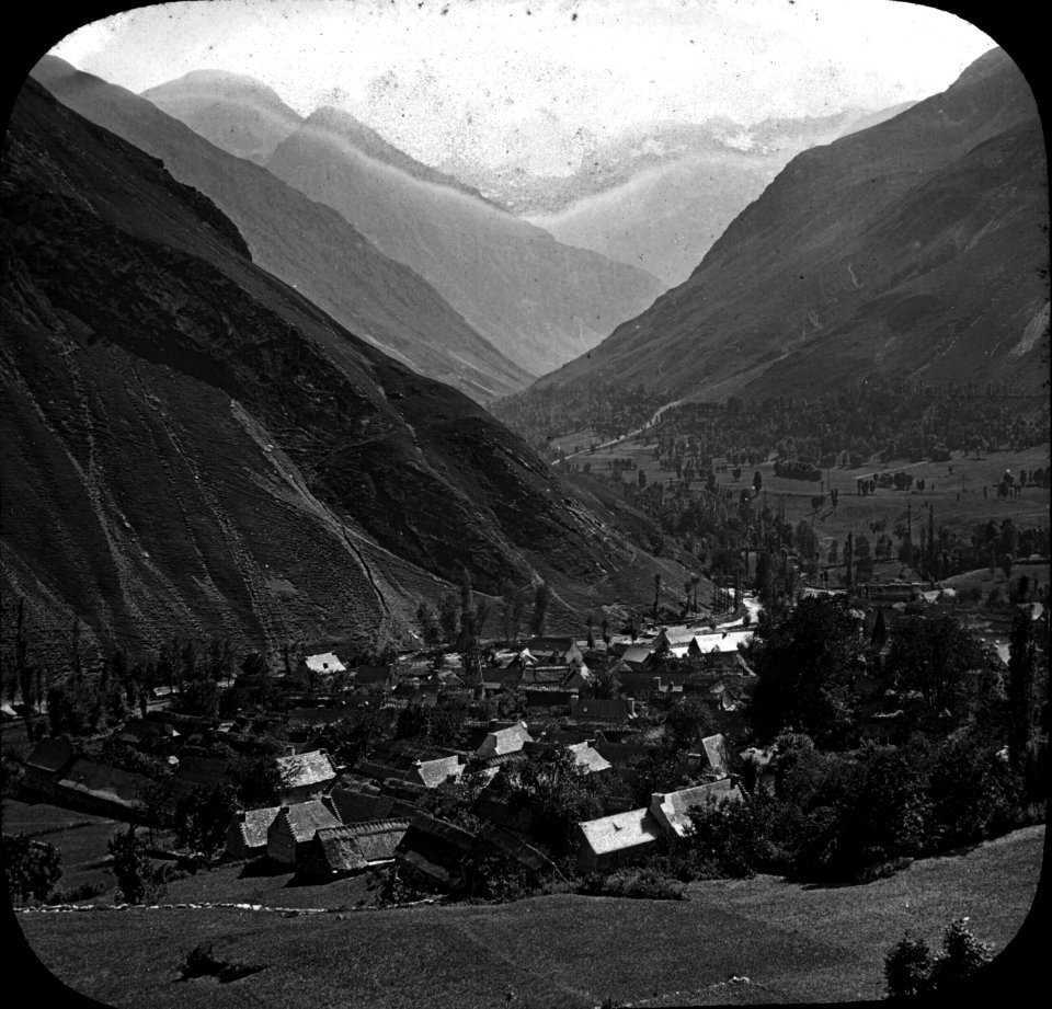 Village et vallée d'Oô