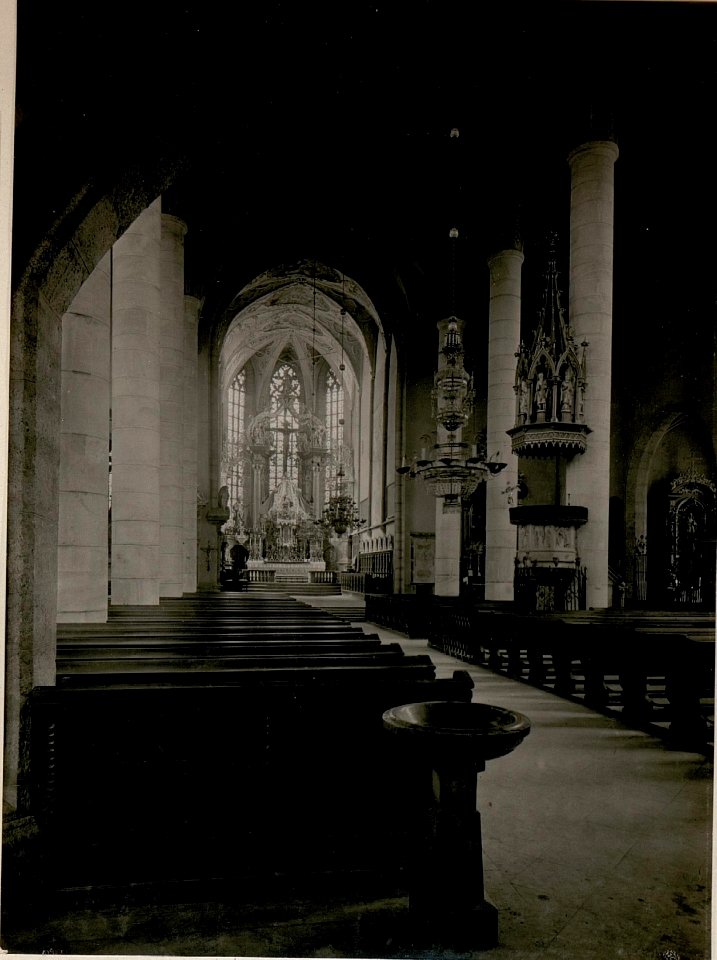 Villach, Inneres der Stadtpfarrkirche. (BildID 15510201)