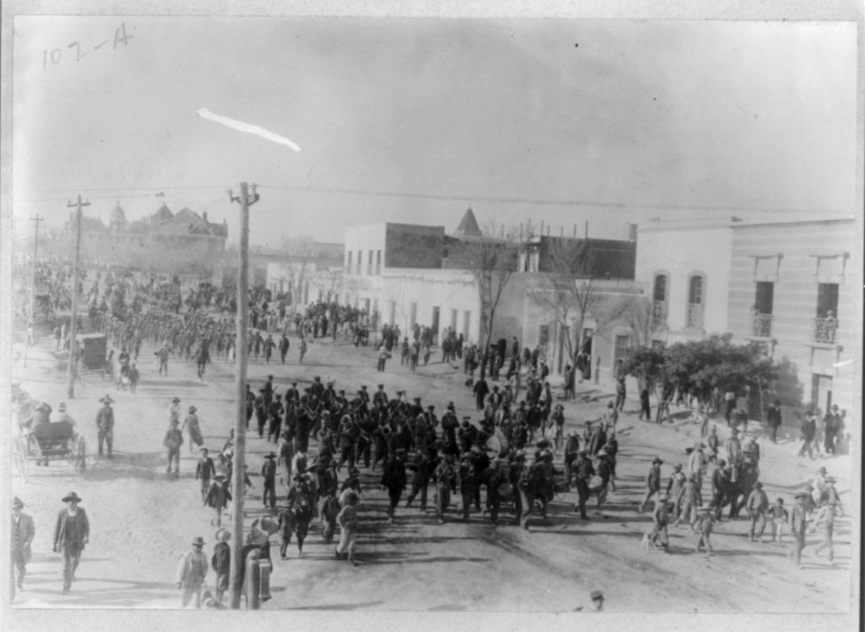 Villa's band passing his home in Chihuahua, Mexico LCCN2002707918
