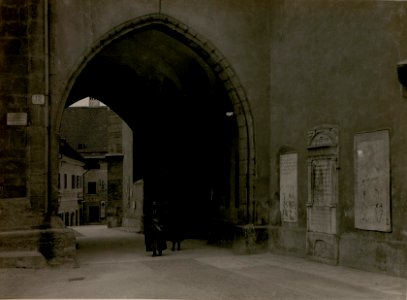 Villach, Eingang in die Stadtpfarrkirche. (BildID 15510194)