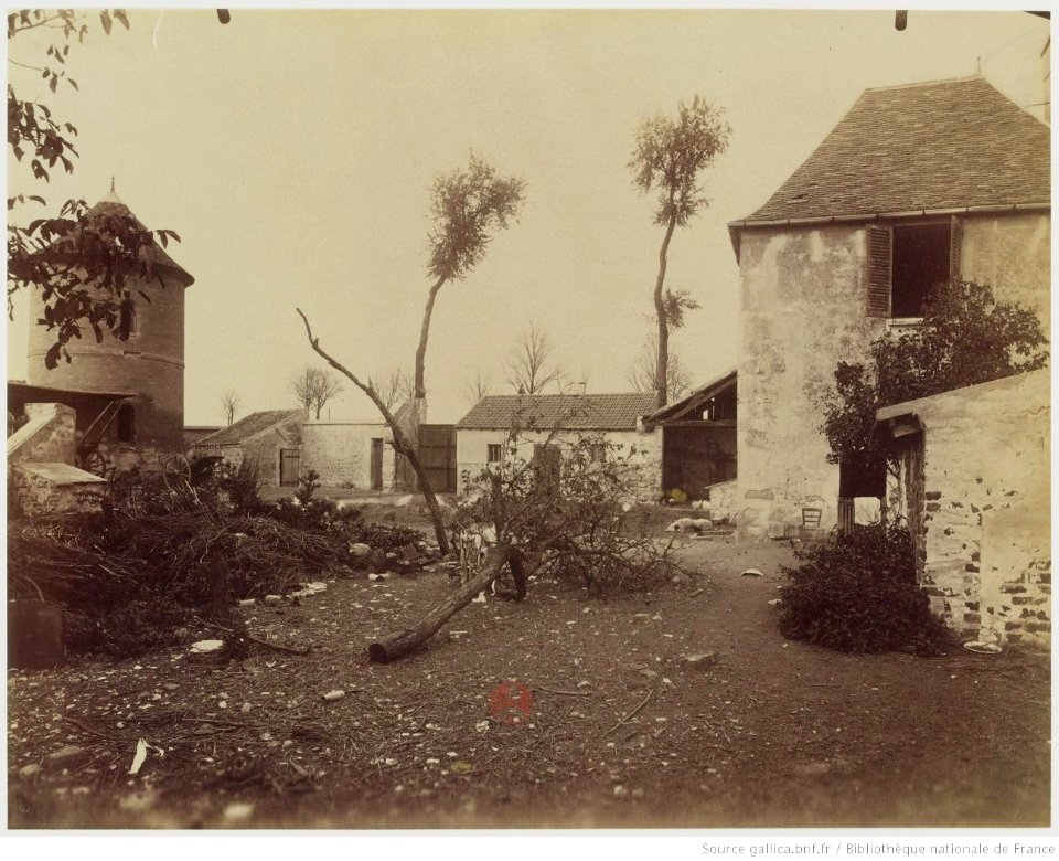 Villejuif. Ancien château du Comte de St Roman.La ferme.Atget Eugène btv1b10518486m 1