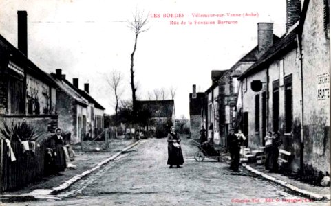 Villemaur-sur-Vanne CP rue principale