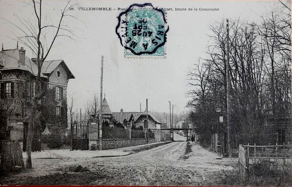 Villemomble.Rue de la Montagne-Savart.Limite de la commune.Pont ferroviaire