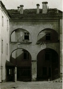 Vilnia, Universyteckaja, Dvor Sarbievija. Вільня, Унівэрсытэцкая, Двор Сарбевія (J. Bułhak, 1912) (2)