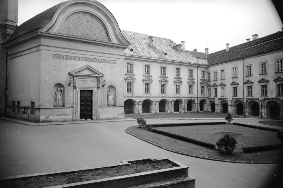 Vilnia, Universyteckaja, Vialiki Dvor. Вільня, Унівэрсытэцкая, Вялікі Двор (H. Poddębski, 1937) (9)