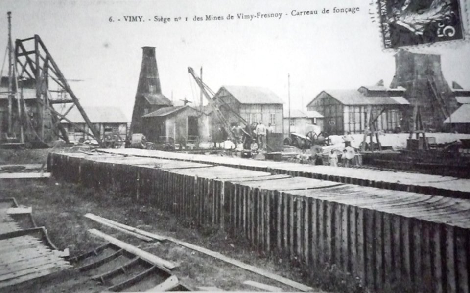 Vimy - Fosse n° 1 - 1 bis des mines de Vimy-Fresnoy (C)