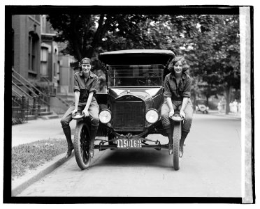 Viola LaLonde & Eliz. Van Tuyl, (6-13-22) LOC npcc.06609