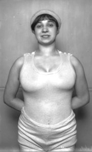 Violette Morris 1913 (02)
