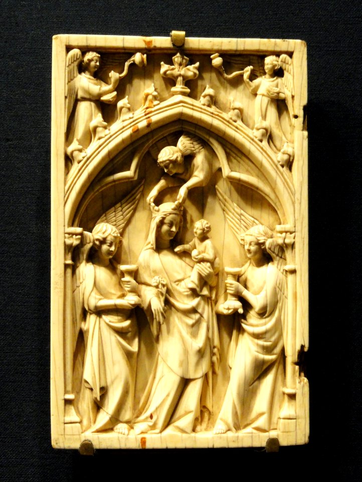 Virgin and Child in Glory, Paris, c. 1325-1350 - Nelson-Atkins Museum of Art - DSC08429
