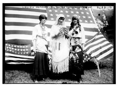 Virginia Pritchard, Sue Spiller, Gertrude Watson LCCN2014692990