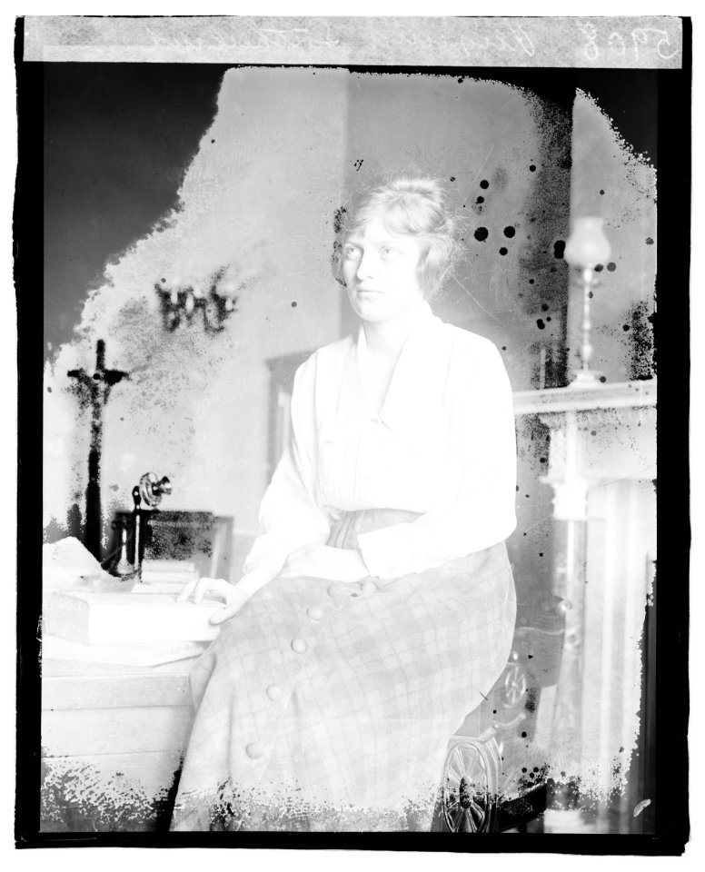 Virgina Sutherland LCCN2016827249