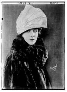 Virginia Valli LCCN2014715264