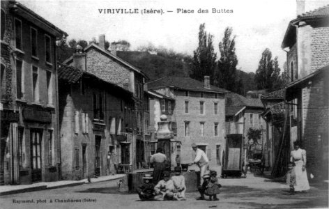 Viriville, place des Buttes, 1912, p282 de L'Isère les 533 communes - Raymond phot à Chambaran photo