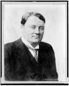 Viscount Alfred Charles William Northcliffe, head-and-shoulders portrait, facing right LCCN95506162