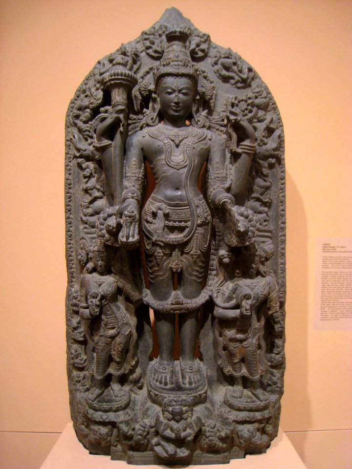 Vishnu, Indian (Bengal), 12th century, schist - Worcester Art Museum - IMG 7566