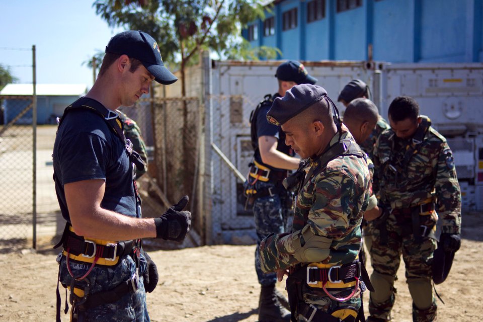 Visit, board, search and seizure training 130829-N-ZZ999-116