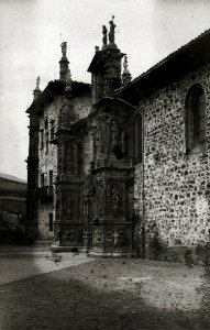 Vistas de la universidad y del Ayuntamiento de Oñati (3 de 3) - Fondo Car-Kutxa Fototeka