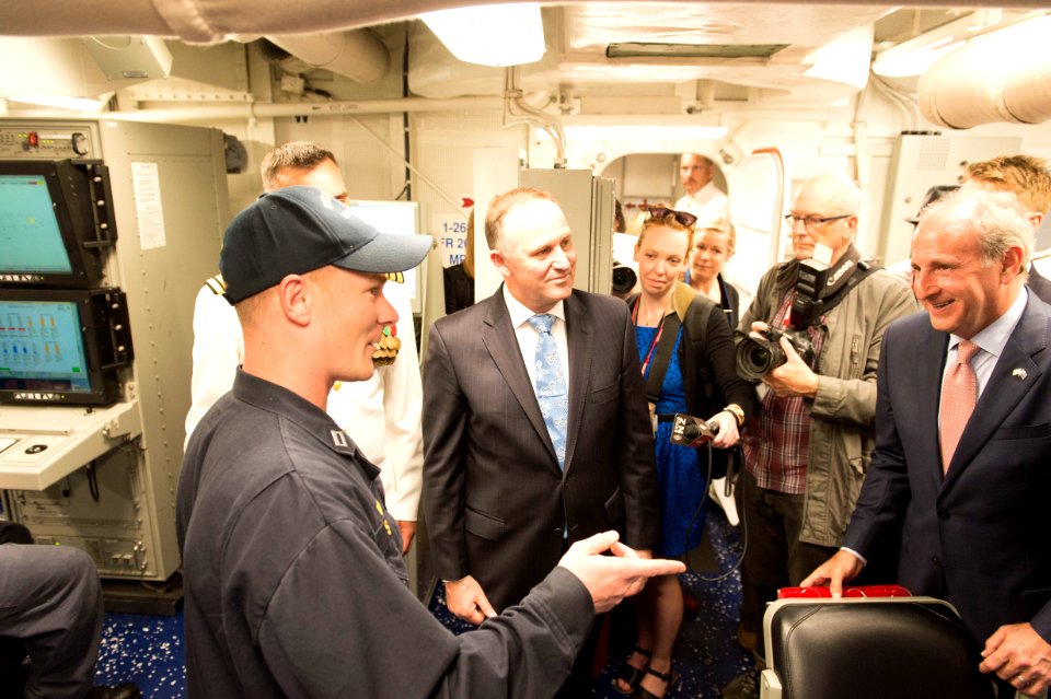 Visit of U.S.S. Sampson to Auckland, November 22, 2016 (30361887174)